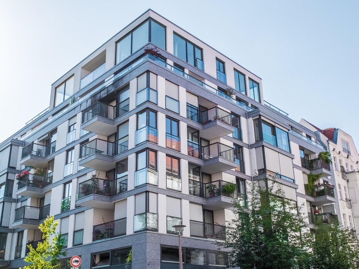 Units Outperform Houses